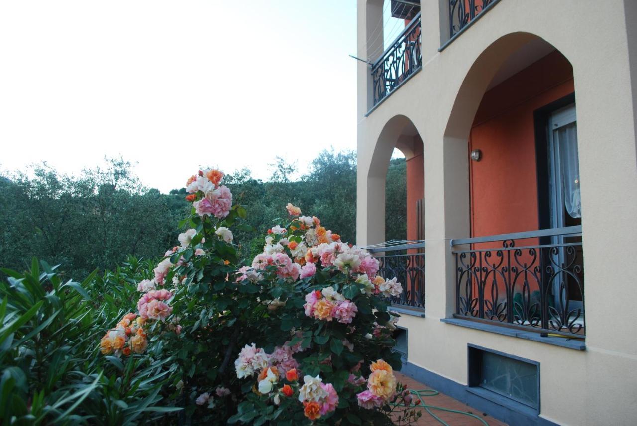 Appartement Guardando Il Castello à Finale Ligure Extérieur photo